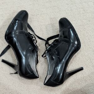 Tahari Black Patent Lace-Up Women's Oxford Booties